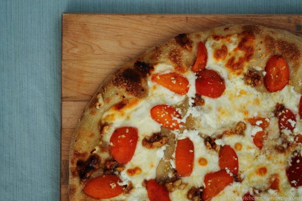 closeup of cardamom apricot pizza