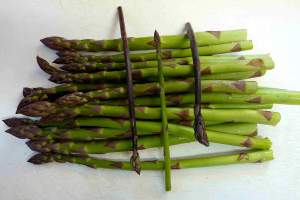 Embracing Spring – Asparagus Oven Pancake